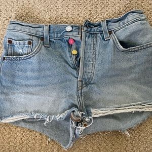 Levi Premium Big E 501 Shorts With Colored Buttons